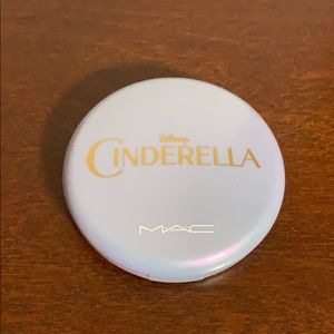Mac Beaty powder (Cinderella collection)